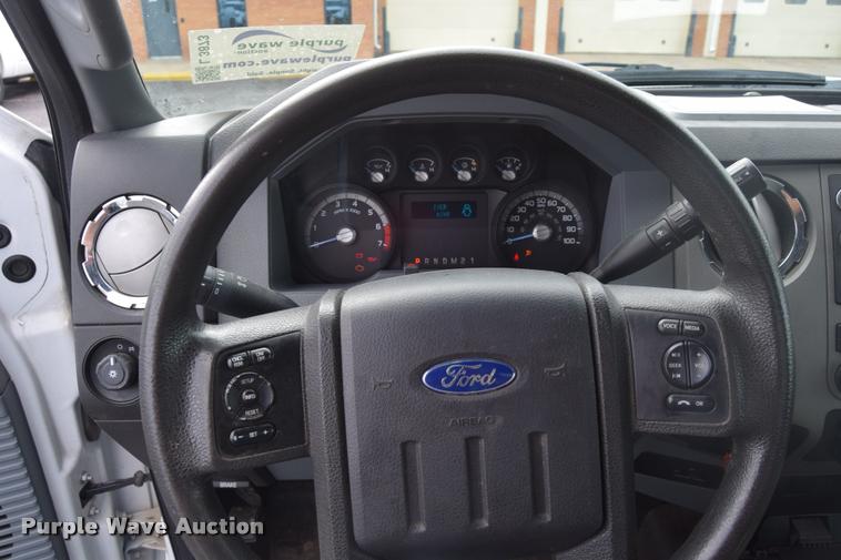 image for item L3873 2011 Ford F250 Super Duty XLT pickup truck