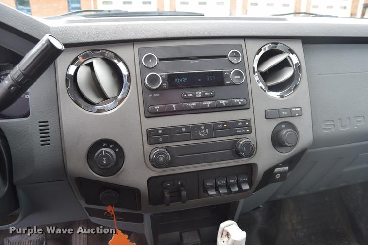 image for item L3873 2011 Ford F250 Super Duty XLT pickup truck