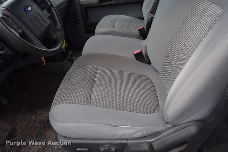 image for item L3873 2011 Ford F250 Super Duty XLT pickup truck