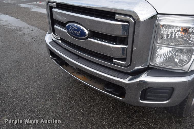 image for item L3873 2011 Ford F250 Super Duty XLT pickup truck