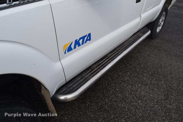 image for item L3873 2011 Ford F250 Super Duty XLT pickup truck