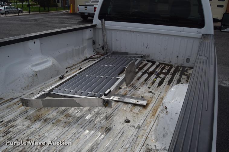 image for item L3873 2011 Ford F250 Super Duty XLT pickup truck