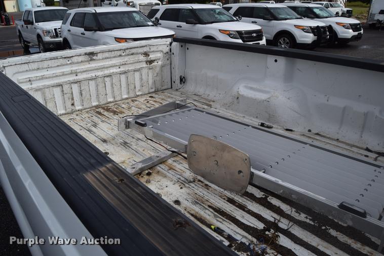 image for item L3873 2011 Ford F250 Super Duty XLT pickup truck