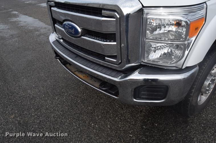 image for item L3873 2011 Ford F250 Super Duty XLT pickup truck