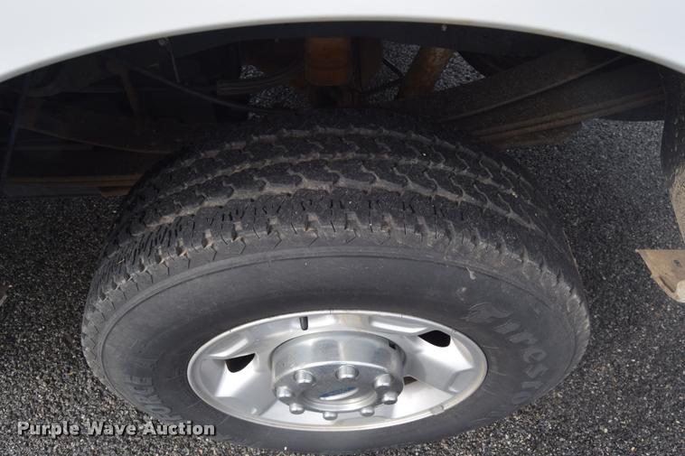 image for item L3873 2011 Ford F250 Super Duty XLT pickup truck