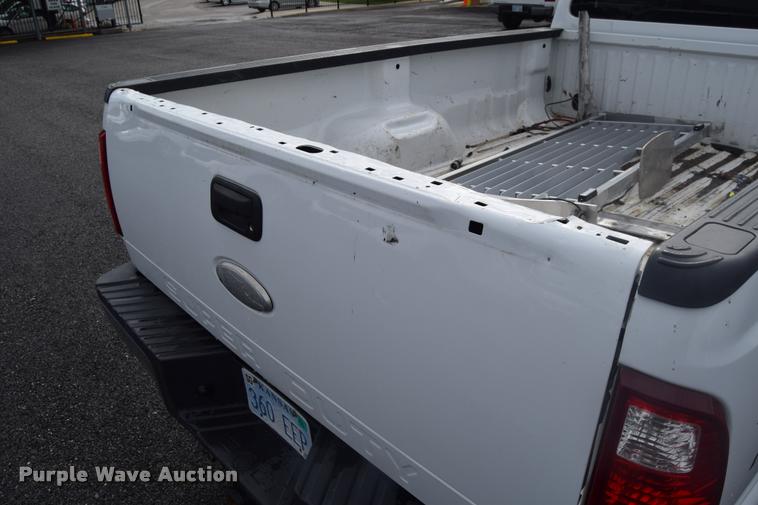 image for item L3873 2011 Ford F250 Super Duty XLT pickup truck