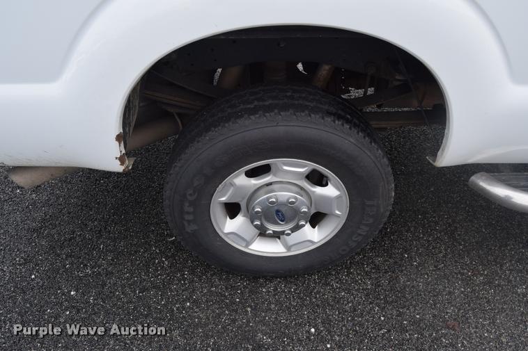 image for item L3873 2011 Ford F250 Super Duty XLT pickup truck