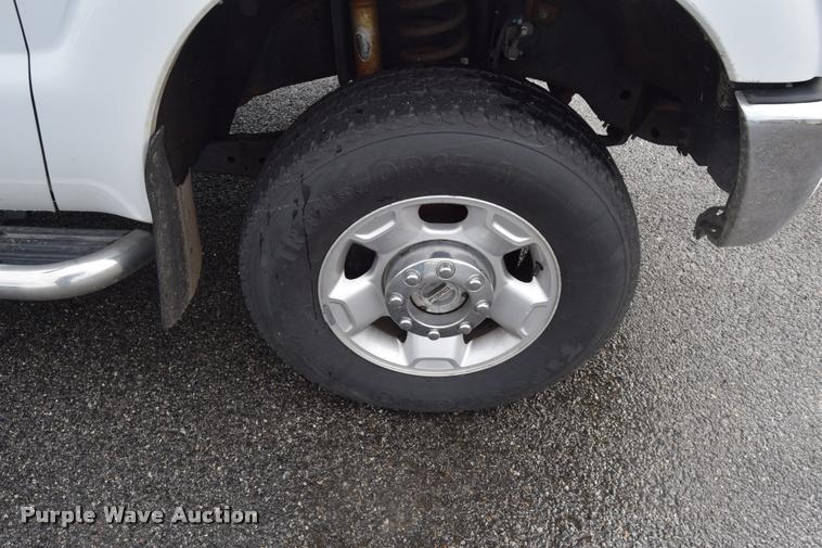 image for item L3873 2011 Ford F250 Super Duty XLT pickup truck