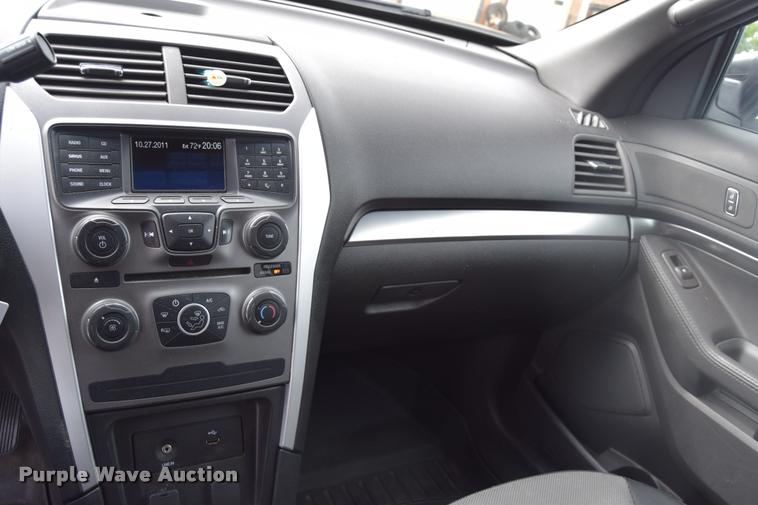 image for item L3874 2013 Ford Explorer Police Interceptor Utility SUV