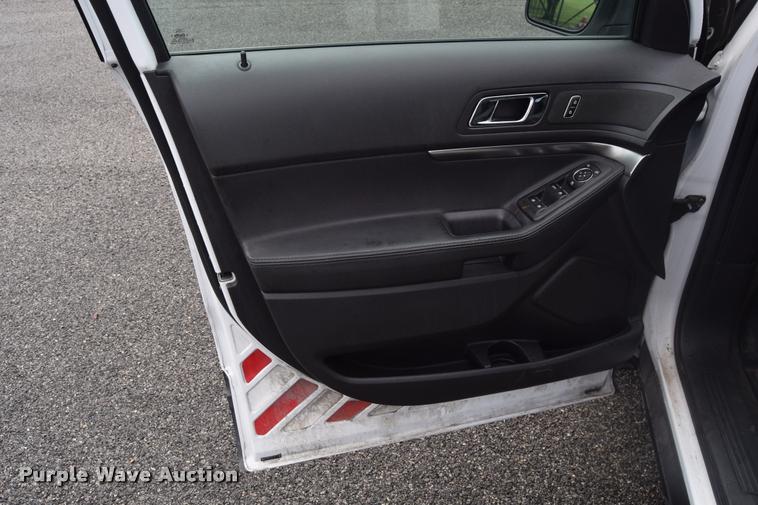 image for item L3875 2013 Ford Explorer Police Interceptor Utility SUV