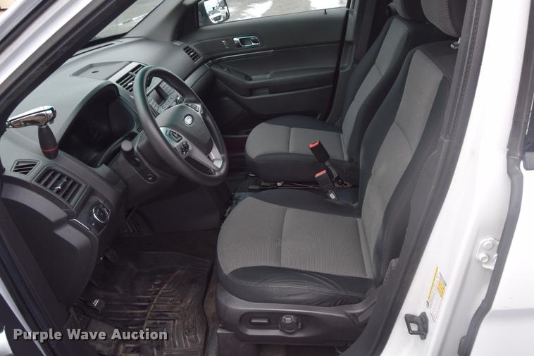 image for item L3875 2013 Ford Explorer Police Interceptor Utility SUV