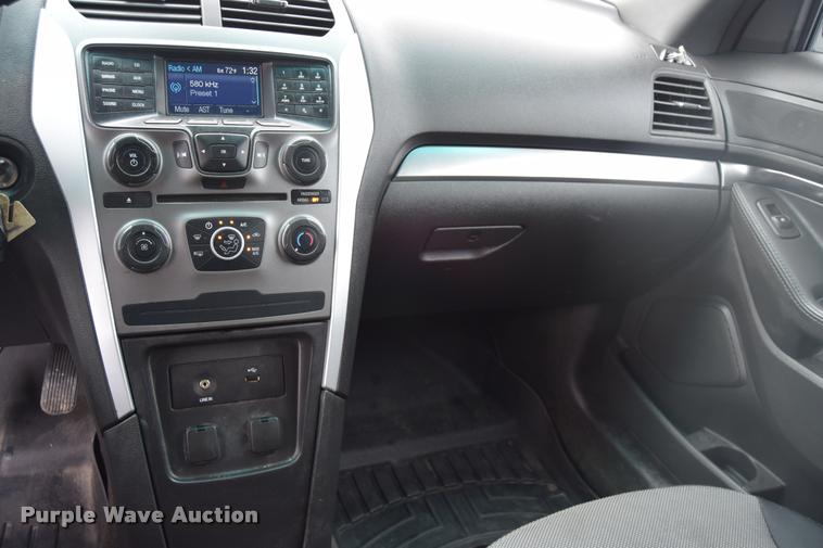 image for item L3876 2013 Ford Explorer Police Interceptor Utility SUV