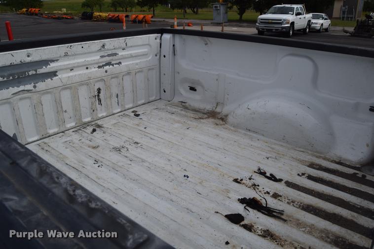 image for item L3878 2011 Ford F150 XLT pickup truck