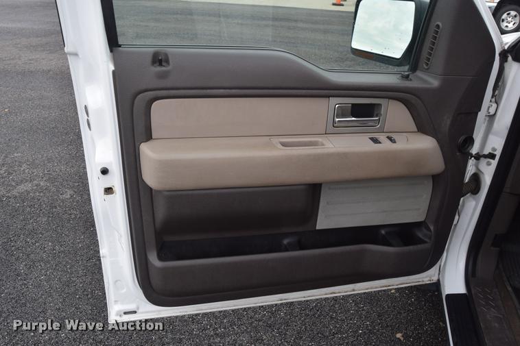 image for item L3879 2010 Ford F150 XLT pickup truck