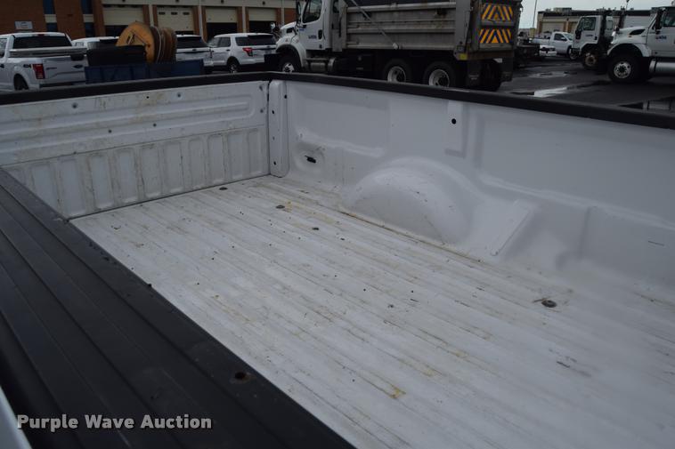 image for item L3879 2010 Ford F150 XLT pickup truck