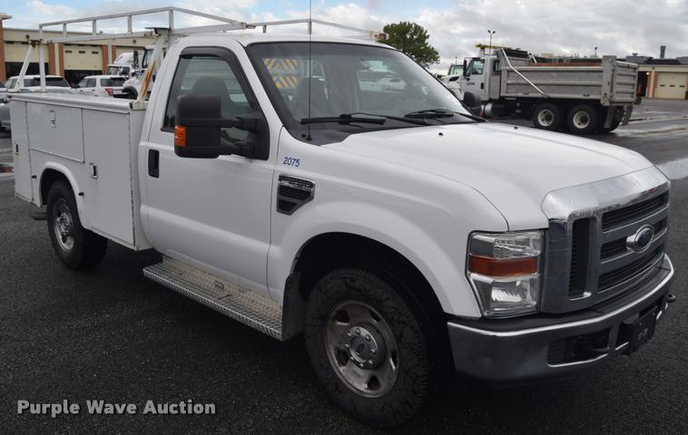 image for item L3880 2008 Ford F250 Super Duty XLT utility truck