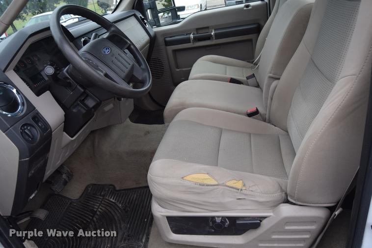 image for item L3880 2008 Ford F250 Super Duty XLT utility truck