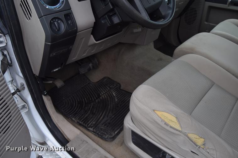 image for item L3880 2008 Ford F250 Super Duty XLT utility truck
