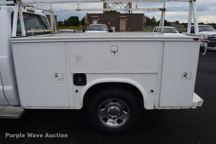 image for item L3880 2008 Ford F250 Super Duty XLT utility truck