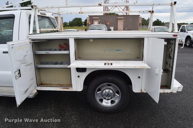 image for item L3880 2008 Ford F250 Super Duty XLT utility truck