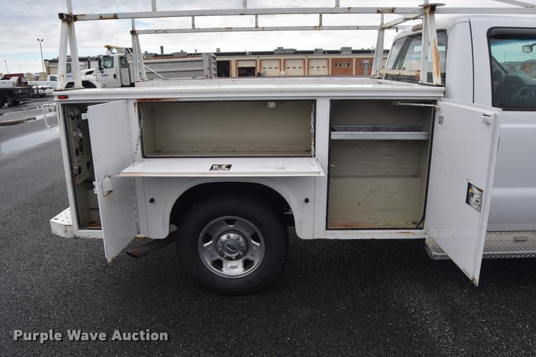 image for item L3880 2008 Ford F250 Super Duty XLT utility truck
