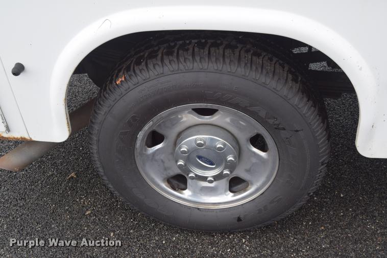 image for item L3880 2008 Ford F250 Super Duty XLT utility truck