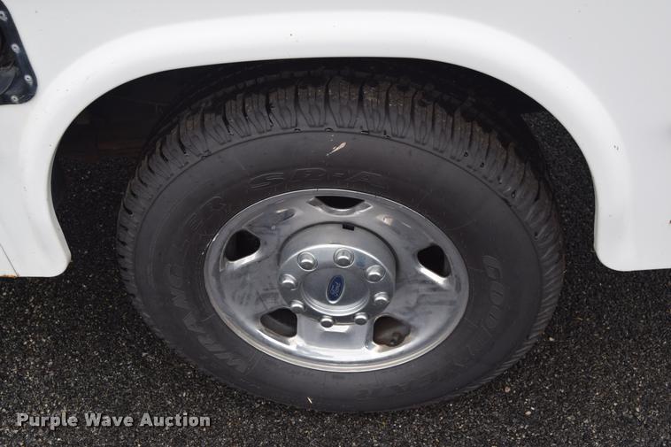 image for item L3880 2008 Ford F250 Super Duty XLT utility truck