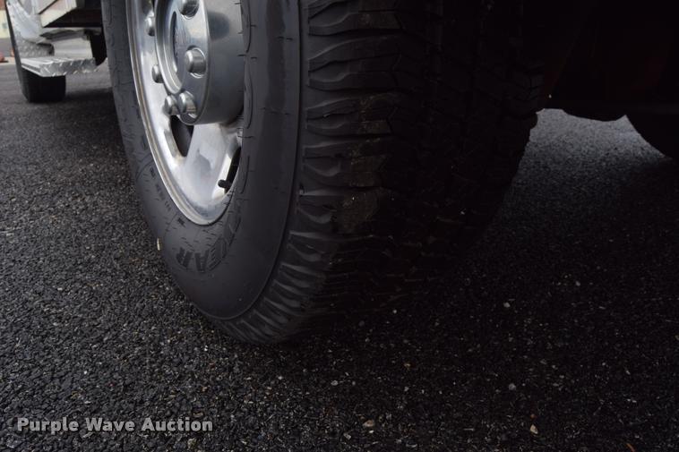 image for item L3880 2008 Ford F250 Super Duty XLT utility truck