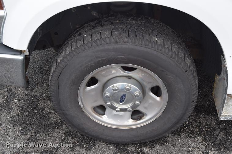 image for item L3880 2008 Ford F250 Super Duty XLT utility truck