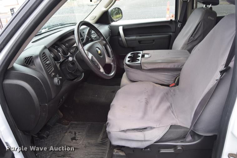 image for item L3883 2012 Chevrolet Silverado 1500 LT Z71 Crew Cab pickup truck