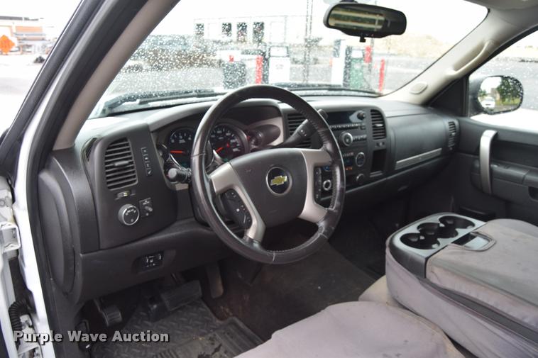 image for item L3883 2012 Chevrolet Silverado 1500 LT Z71 Crew Cab pickup truck