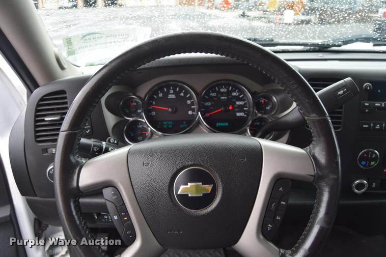 image for item L3883 2012 Chevrolet Silverado 1500 LT Z71 Crew Cab pickup truck