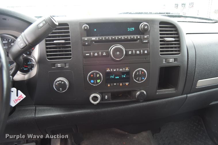 image for item L3883 2012 Chevrolet Silverado 1500 LT Z71 Crew Cab pickup truck