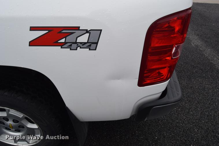 image for item L3883 2012 Chevrolet Silverado 1500 LT Z71 Crew Cab pickup truck