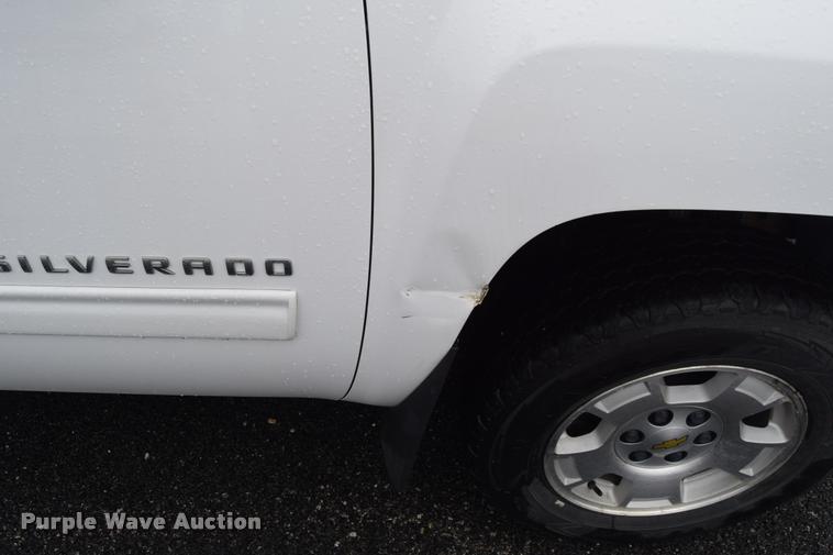 image for item L3883 2012 Chevrolet Silverado 1500 LT Z71 Crew Cab pickup truck