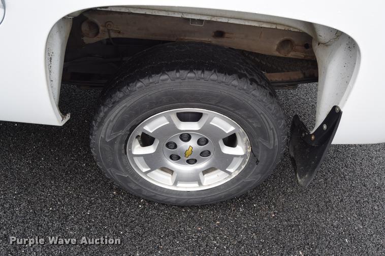 image for item L3883 2012 Chevrolet Silverado 1500 LT Z71 Crew Cab pickup truck