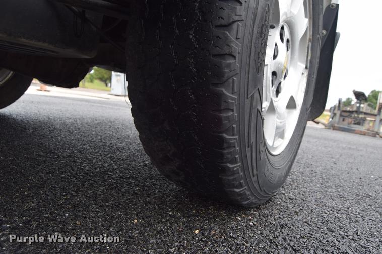 image for item L3883 2012 Chevrolet Silverado 1500 LT Z71 Crew Cab pickup truck