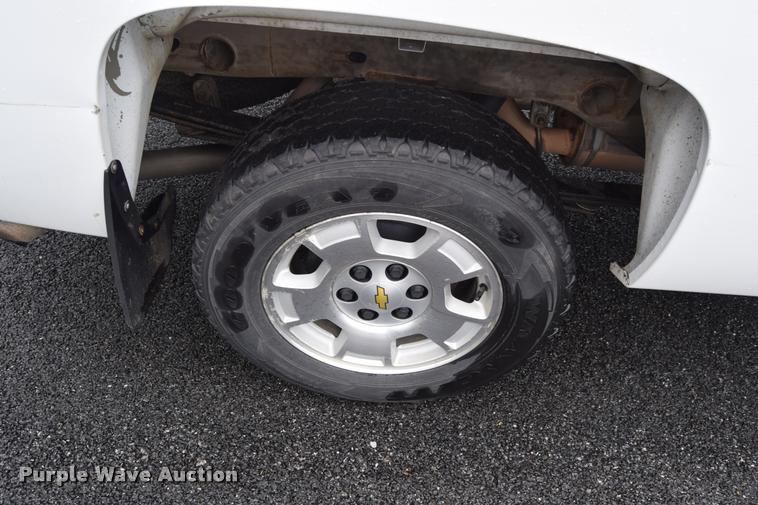 image for item L3883 2012 Chevrolet Silverado 1500 LT Z71 Crew Cab pickup truck