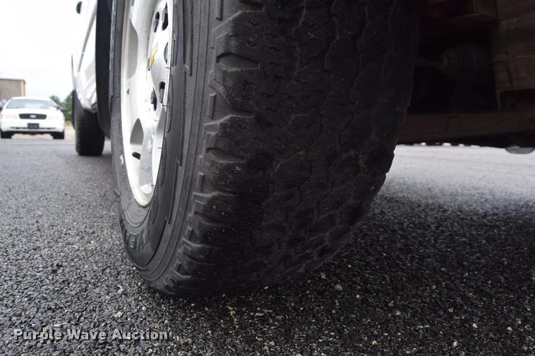 image for item L3883 2012 Chevrolet Silverado 1500 LT Z71 Crew Cab pickup truck