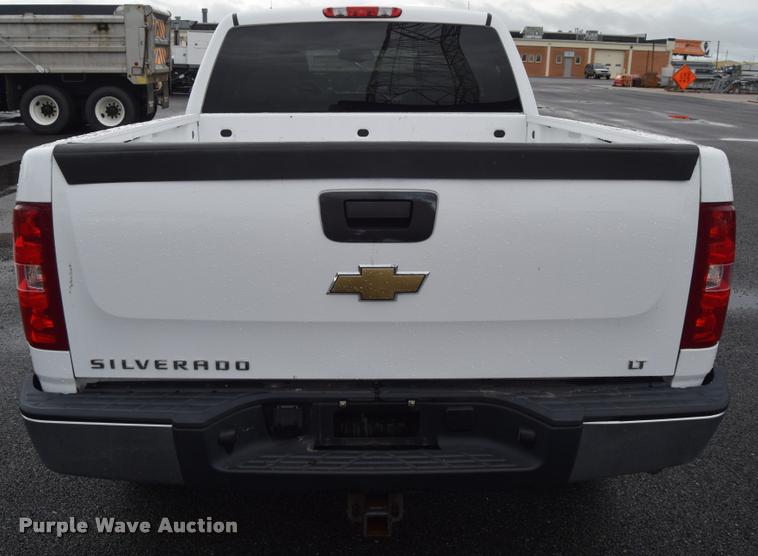 image for item L3884 2007 Chevrolet Silverado 1500 LT Ext. Cab pickup truck