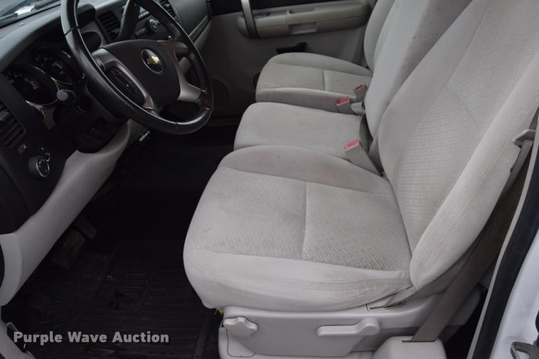 image for item L3884 2007 Chevrolet Silverado 1500 LT Ext. Cab pickup truck