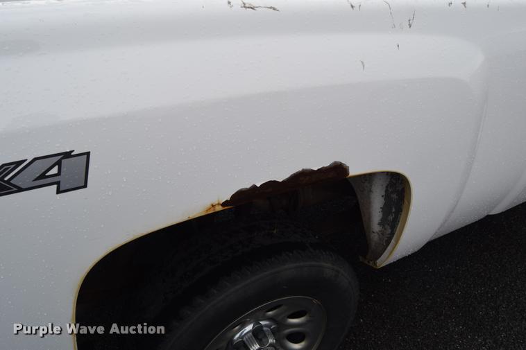 image for item L3884 2007 Chevrolet Silverado 1500 LT Ext. Cab pickup truck