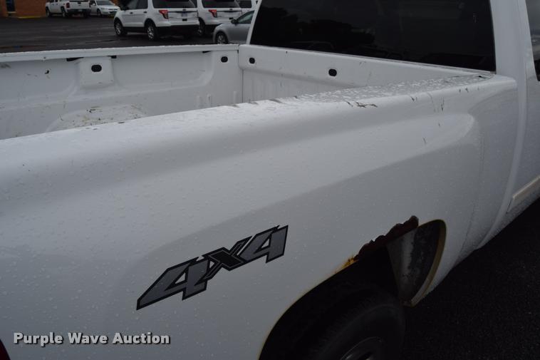 image for item L3884 2007 Chevrolet Silverado 1500 LT Ext. Cab pickup truck