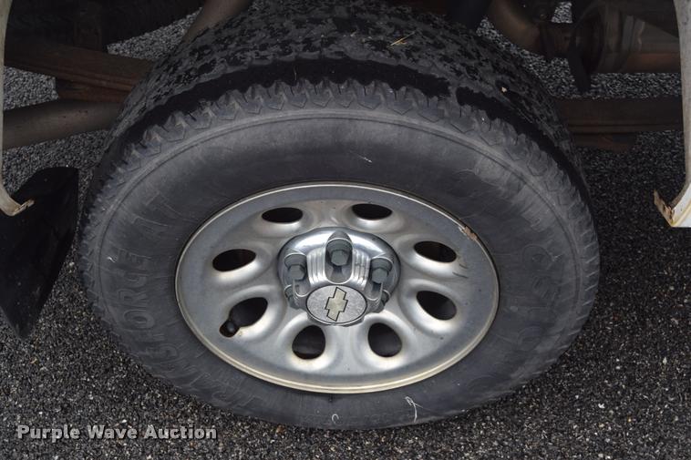 image for item L3884 2007 Chevrolet Silverado 1500 LT Ext. Cab pickup truck