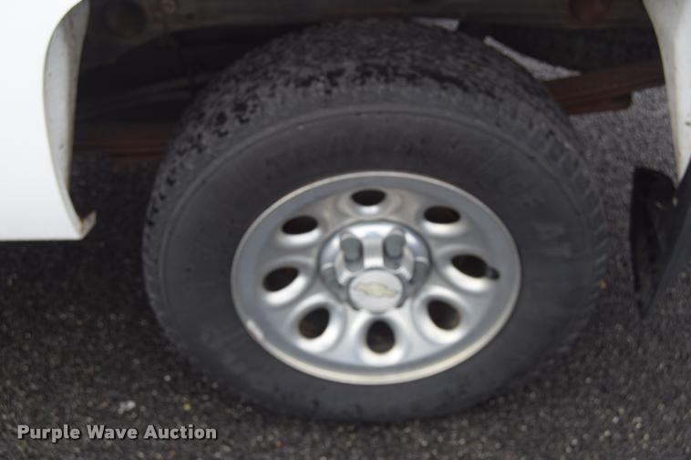 image for item L3884 2007 Chevrolet Silverado 1500 LT Ext. Cab pickup truck