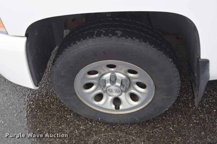 image for item L3884 2007 Chevrolet Silverado 1500 LT Ext. Cab pickup truck