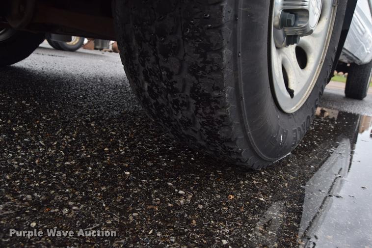 image for item L3884 2007 Chevrolet Silverado 1500 LT Ext. Cab pickup truck