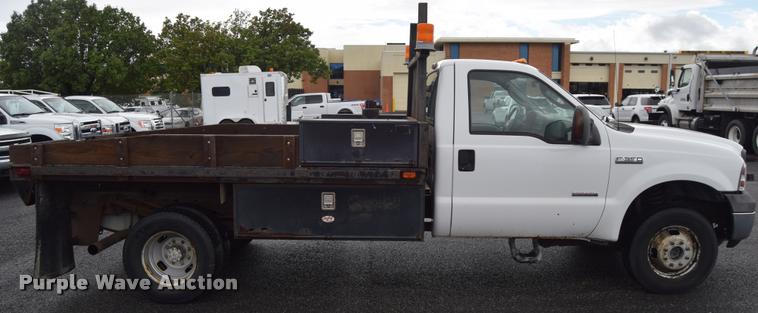 image for item L3885 2006 Ford F350 Super Duty XL flatbed pickup truck