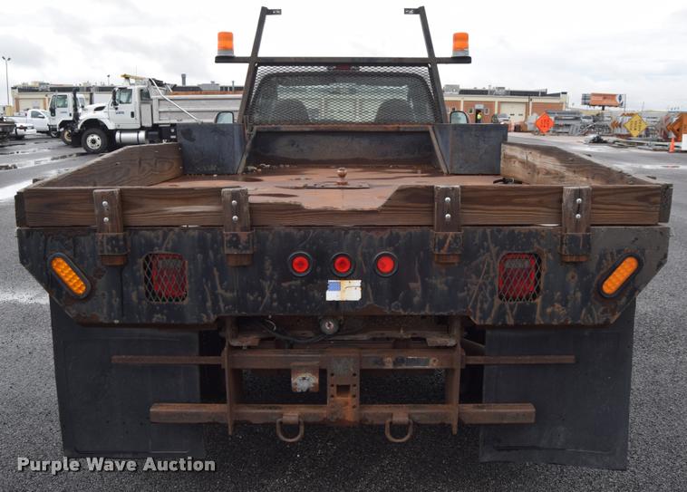 image for item L3885 2006 Ford F350 Super Duty XL flatbed pickup truck
