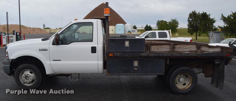 image for item L3885 2006 Ford F350 Super Duty XL flatbed pickup truck